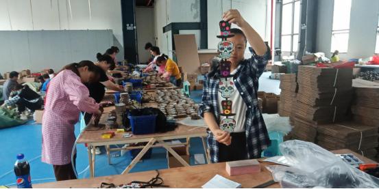 新安辦事處彩虹社區(qū) 搭 橋 建 家 構(gòu)筑 安居夢(mèng)